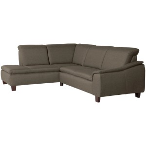 Max Winzer Aaron Ecksofa links mit Sofa 2 Sitzer rechts, Sahara-farbenes Sofa mit Holzfüßen.