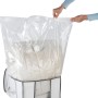 Wenko Vakuum Soft Box S, weiße Textilbox mit Vakuumbeutel zur platzsparenden Aufbewahrung.