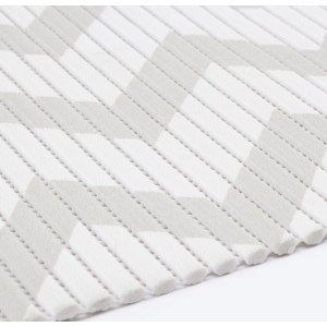 Venilia Bodenmatte Venisoft Anti-Rutsch Chevron, 65x90 cm, weiß-grau. Rutschfeste Badematte mit Chevron-Muster.