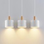 Drei moderne Lindby Kadir Pendelleuchten, weißes Metall mit Holzdetails, 3-flammig, warmes Licht. Ideal für Wohnzimmer.