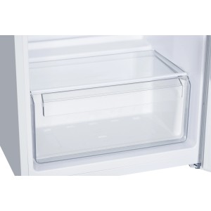Detailaufnahme der transparenten Gemüseschublade im PKM Kühl-Gefrierkombination Kühlschrank.
