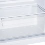 Detailaufnahme der transparenten Gemüseschublade im PKM Kühl-Gefrierkombination Kühlschrank.