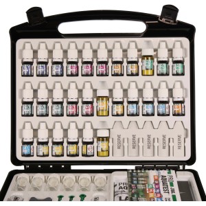 JBL ProAquaTest Lab Marin Wassertestkoffer für Meerwasser-Aquarien mit Reagenzien und Zubehör.