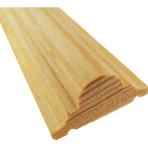 Profilleiste aus Kiefernholz, 35x17x900 mm, für Wand- und Deckenabschluss.