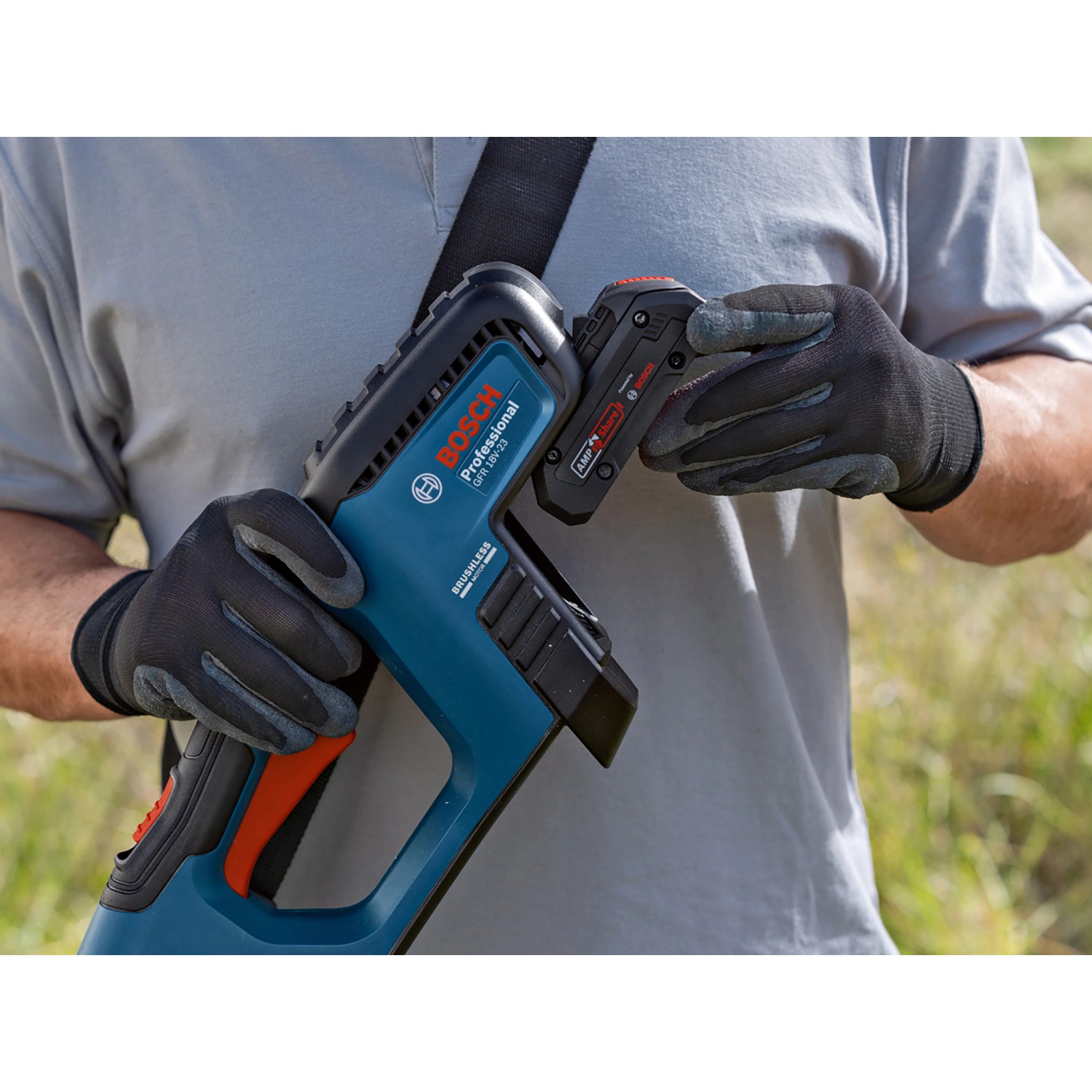 Bosch Professional AkkuLaubbläser GBL 18V750 Solo bei OBI