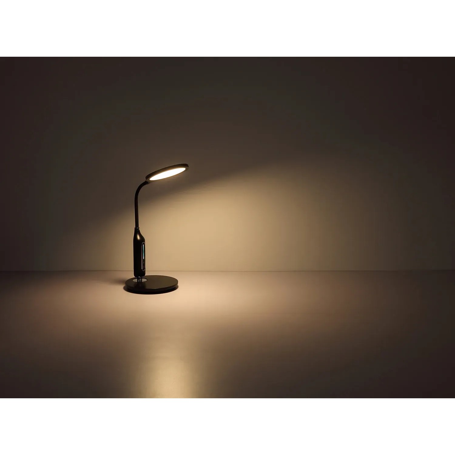 Schwarze LED-Tischleuchte Fruggy von Globo mit Flexarm und Touchdimmer für Design-Tischlampen.