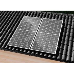 Priwatt Solaranlage priRoof Duo auf Dachpfannen montiert.