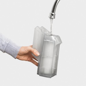 Befüllen des Wassertanks vom Kärcher Dampfmopp SC 2 Upright Anniversary Edition.