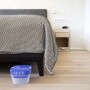 UHU Luftentfeuchter Original 450g im Schlafzimmer unter dem Bett. Luftentfeuchter zur Reduzierung der Raumfeuchtigkeit.