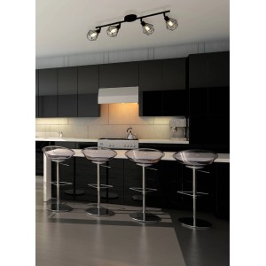 Schwarze, 4-flammige Eglo Spotleuchte Zapata mit Amberfarbenen Akzenten. Modernes Design für Wohnräume.