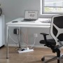 Helle Büro-Szene mit Durable Cavoline Kabelbox L, die Kabel unter einem Schreibtisch ordnet.
