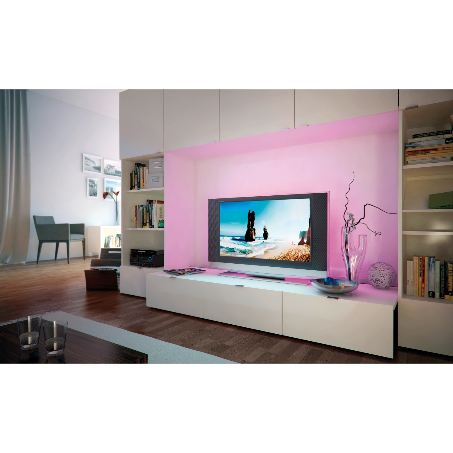 Paulmann YourLED RGB-Strip, 97cm, als indirekte Beleuchtung hinter einem TV-Gerät.
