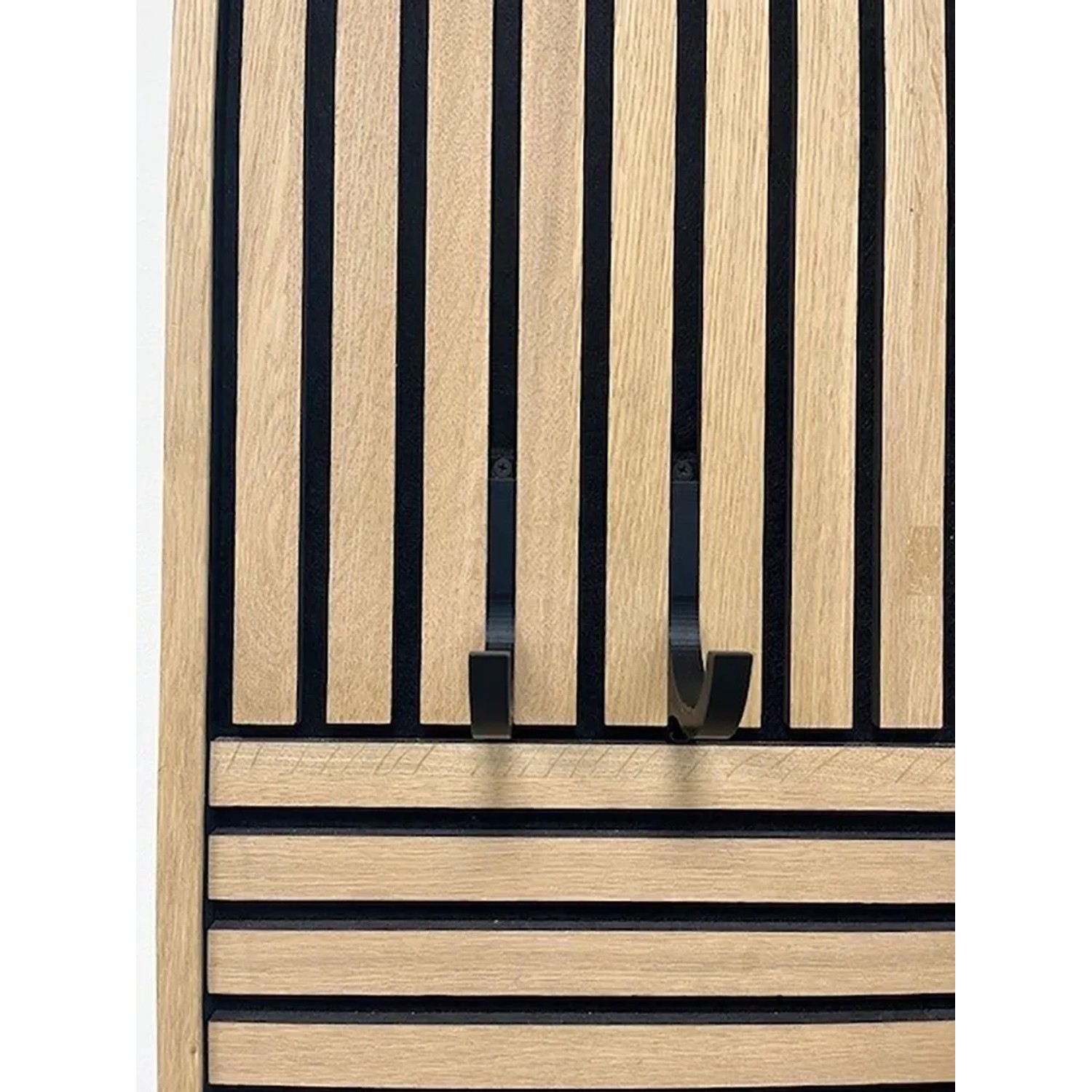 Schwarzes Denpanels Weinregal 3D für Akustikpaneele, Detailansicht.
