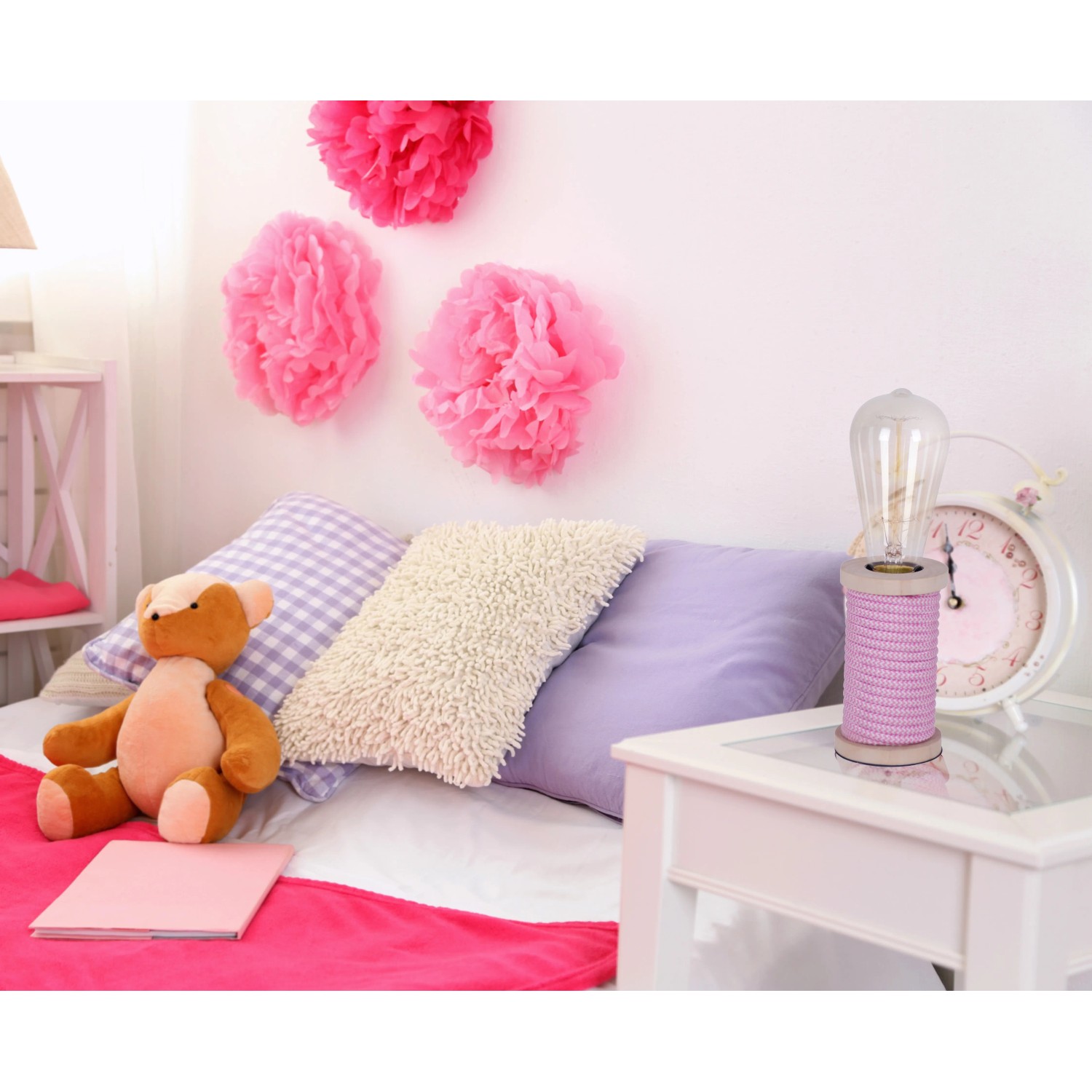 Näve Tischleuchte Max Pink-Weiß (12 cm) auf Nachttisch im Kinderzimmer.