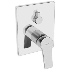 Hansa Einhand-Wannenarmatur HANSATWIST mit eckiger Rosette in Chrom.