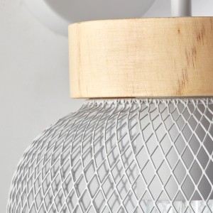 Helle Brilliant Wandleuchte Giada mit Holzapplikation und modernem Gitter.