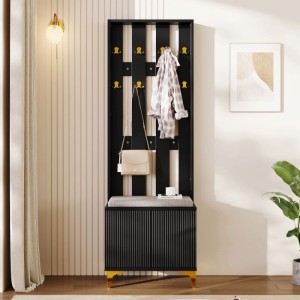 Modernes schwarzes Garderobenset mit Schuhschrank, gepolsterter Sitzbank und goldenen Haken. Elegante Wellenstruktur für den Flur.