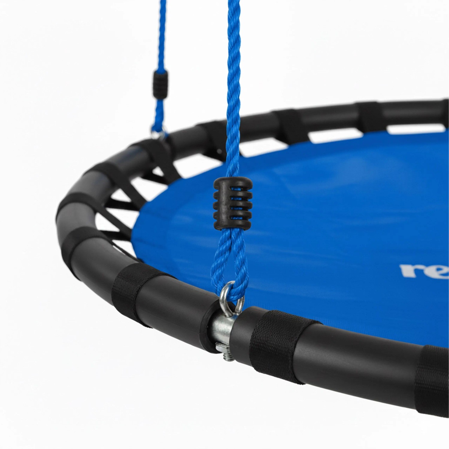 Detail der blauen Relaxdays Nestschaukel: gepolsterter Stahlrahmen, verstellbare Seile. Für Garten & Spielspaß.