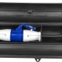 Calima Sicherheitsbox für CEE Stecker in geöffneter, schwarzer Box mit blau-weißem Stecker.