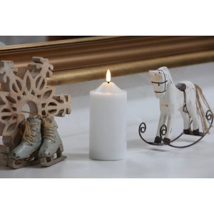 Weiße 3D LED Echtwachskerze Vela, 17,5 cm hoch, mit flackernder Flamme und Timer.