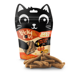 Lucky Lou Katzen-Trockenfutter Chicken Sticks, 50g Packung mit Snacks für Katzen.