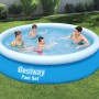 Blauer Bestway Fast Set Pool, Ø 366 cm, mit Familie im Garten. Quick-Up Pool.