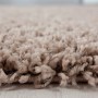 Detailansicht: Beiger Ayyildiz Hochflorteppich Life 1500, runder Shaggy-Teppich mit langem Flor.