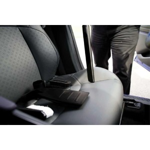 Einhell Autoreinigungsset für Nass-Trockensauger, bestehend aus Bürsten, Düsen, Adapter und Schlauch.