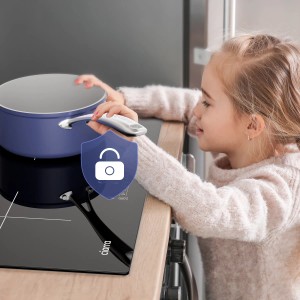 CIARRA Induktionskochfeld 60cm mit Kindersicherung und Topf auf Kochfeld.
