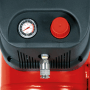 Detailaufnahme: Einhell Kompressor TC-AC 200/24/8 mit Manometer, Druckminderer und Schnellkupplung.