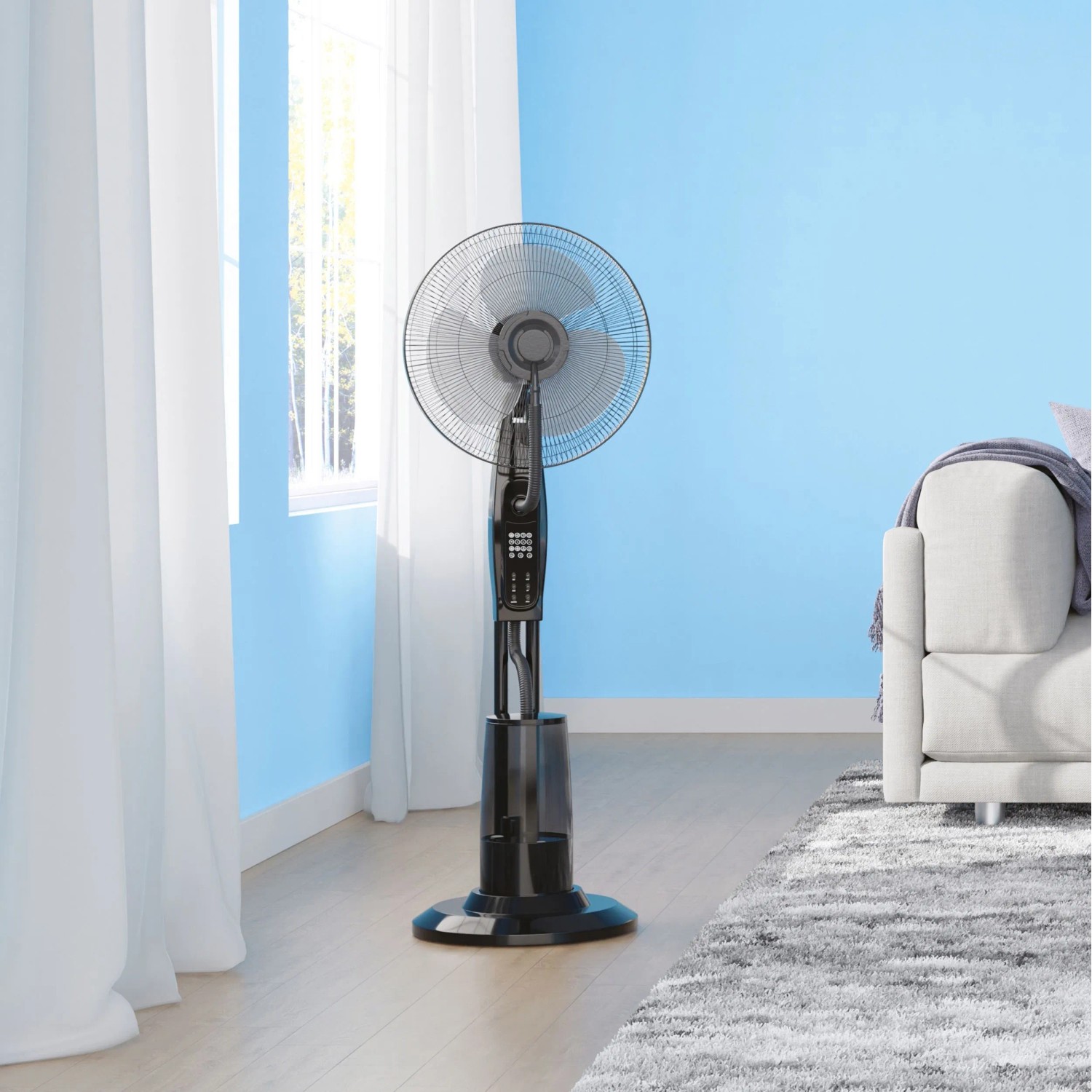 Schwarzer Standventilator SV 75-43 mit Sprühnebel-Funktion, 43 cm Durchmesser.