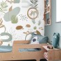 ESTAhome Fototapete Wald mit Tieren in Grau, Grün und Beige im Kinderzimmer.