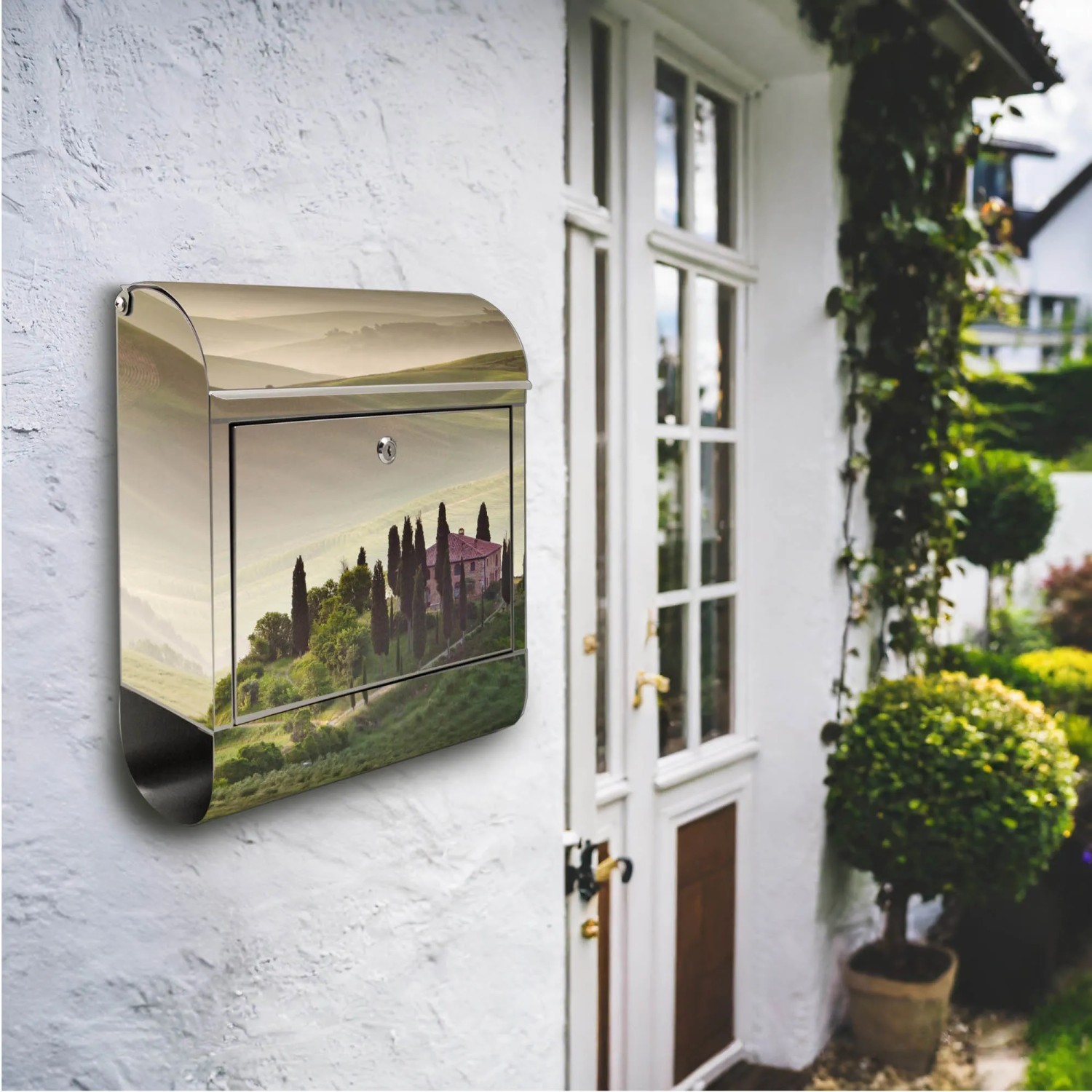 Edelstahl Briefkasten mit Zeitungsfach und Toscana Motiv. Rostfreier Wandbriefkasten.