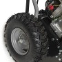 Detailaufnahme: Rad der Stiga Kehrmaschine SWS 800 G, ideal für die Reinigung von Wegen.