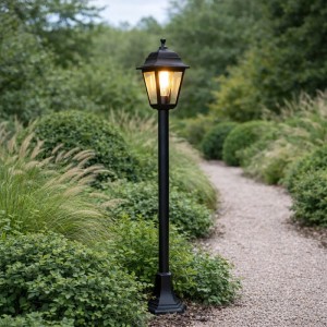 Schwarze QAZQA Laterne 'Hauptstadt', 122 cm, für den Außenbereich. Klassische Gartenleuchte.