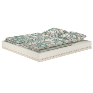 Metallfreies Niederflurbett 180x200 cm aus Fichte mit Futon und Lattenrost. Bettwäsche inklusive.