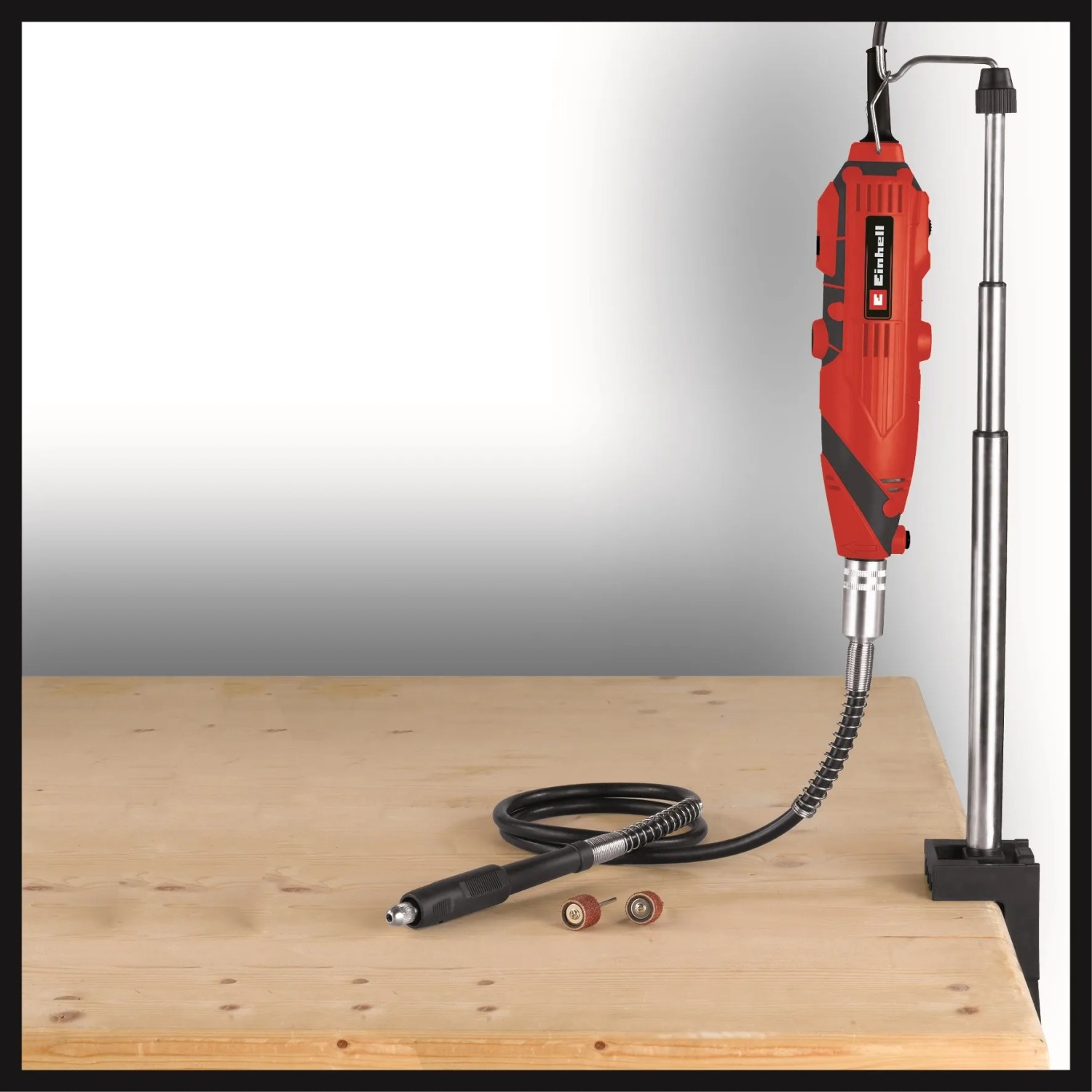 Einhell TC-MG 135 E Schleif- und Gravur-Werkzeug mit Zubehör und flexibler Welle.