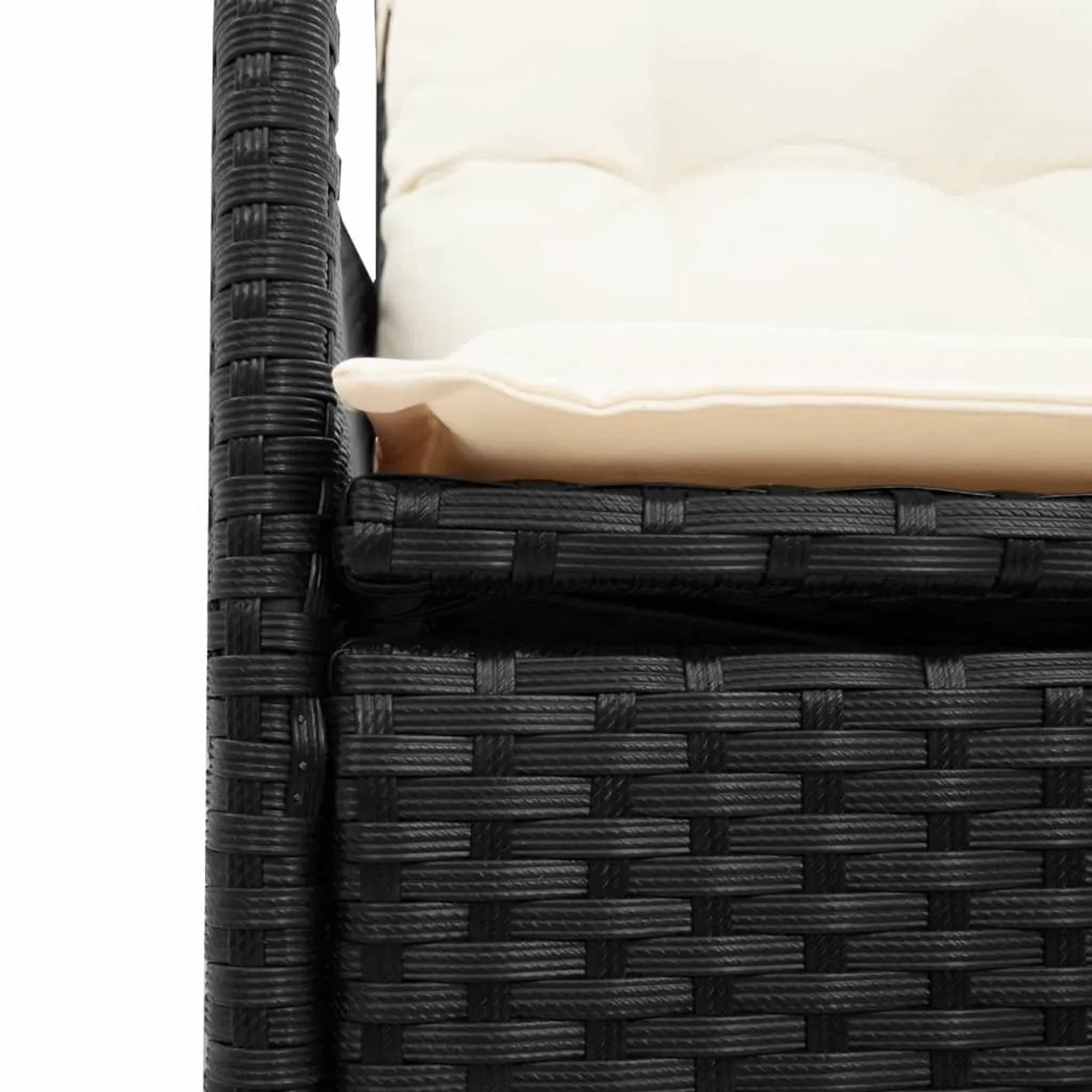 Detailansicht: Schwarze vidaXL Garten-Essgruppe aus Polyrattan mit cremefarbenen Kissen.