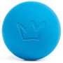 Blauer Rudelkönig Hundeball aus Naturkautschuk, 6,5 cm, mit Kronen-Logo.