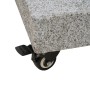 Detailaufnahme: Grauer Siena Garden Schirmständer Ennio (50 kg) mit Rad und Feststellbremse.