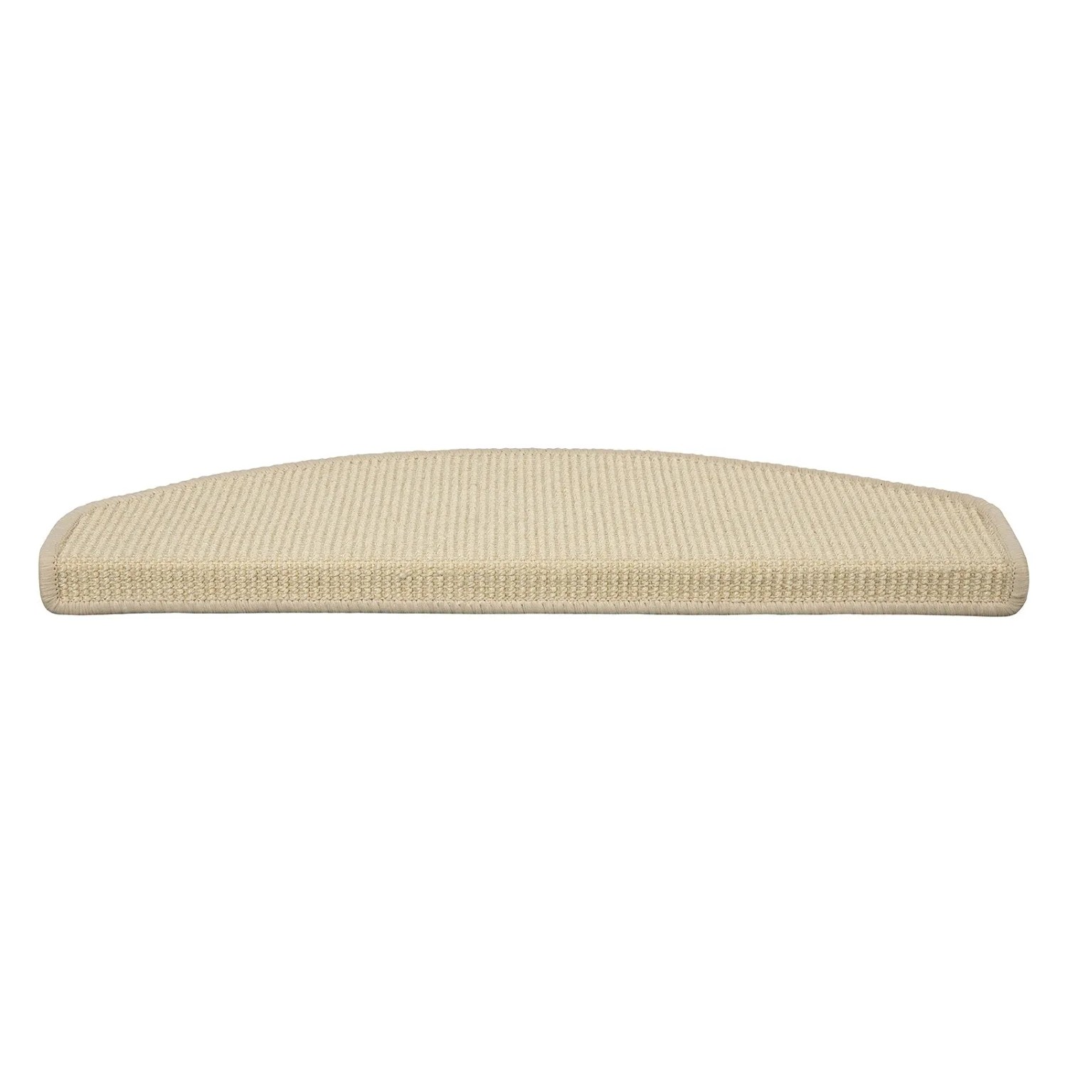 Halbrunde, selbstklebende Sisal Stufenmatte in Elfenbein für Treppen.