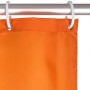 Orangefarbener Wenko Anti-Schimmel Duschvorhang (180x200 cm) mit weißen Ringen.