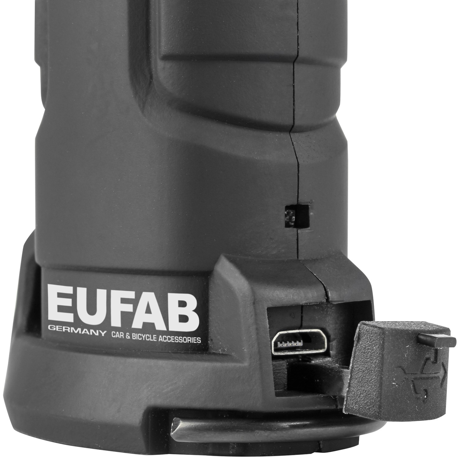 Eufab Akku-Arbeitsleuchte, Detailaufnahme des USB-Ladeanschlusses.