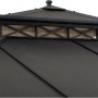 Detailaufnahme des schwarzen Sunjoy Gazebo Torre Zedernholz Pavillons, Fokus auf das Dach.