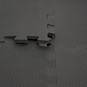 Schwarze eyepower Bodenschutzmatten, 36er Set, 30x30 cm, aus EVA-Schaumstoff, verzahnt.