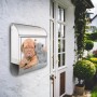 Silberner Briefkasten mit Hund und Katze Motiv, pulverbeschichtet, mit Zeitungsfach.