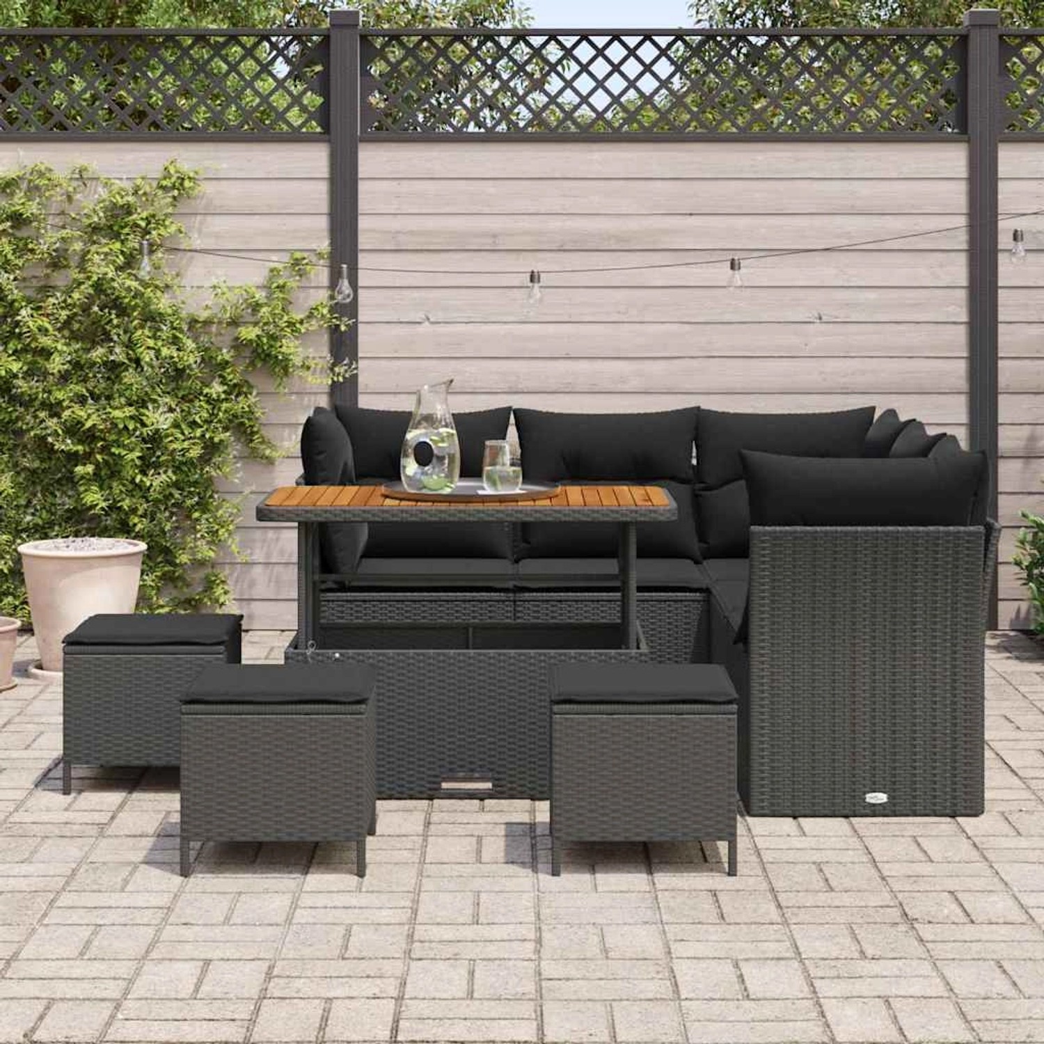 vidaXL 9-teiliges Garten-Sofa-Set aus Poly Rattan und Akazie in Schwarz mit Kissen.