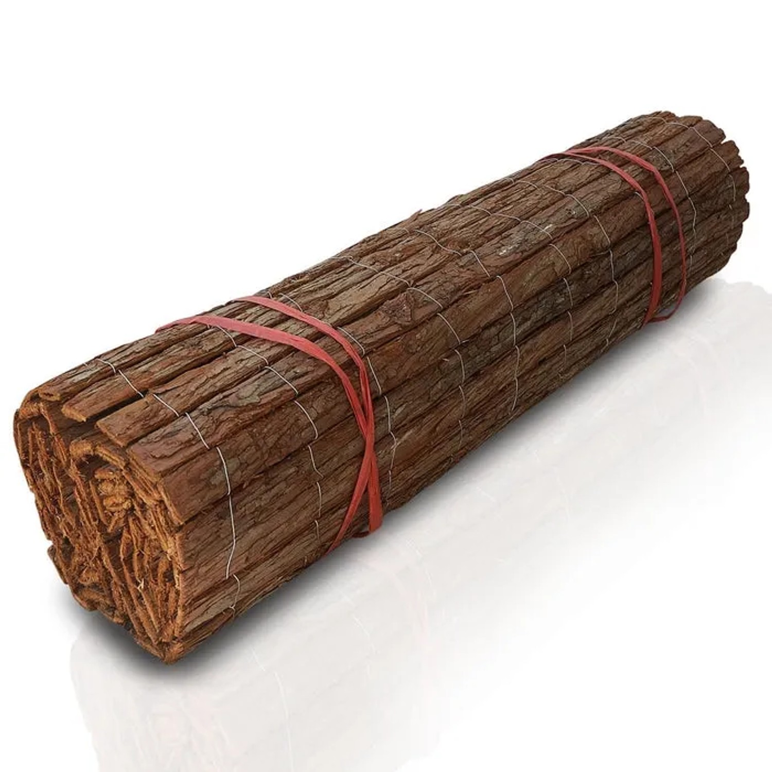 Gerollte KARAT Baumrindenmatte 150x300cm als Sichtschutz für Balkon und Garten.