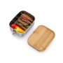 Offene, silberne Zeller Lunchbox aus Edelstahl mit Bambusdeckel und Inhalt.