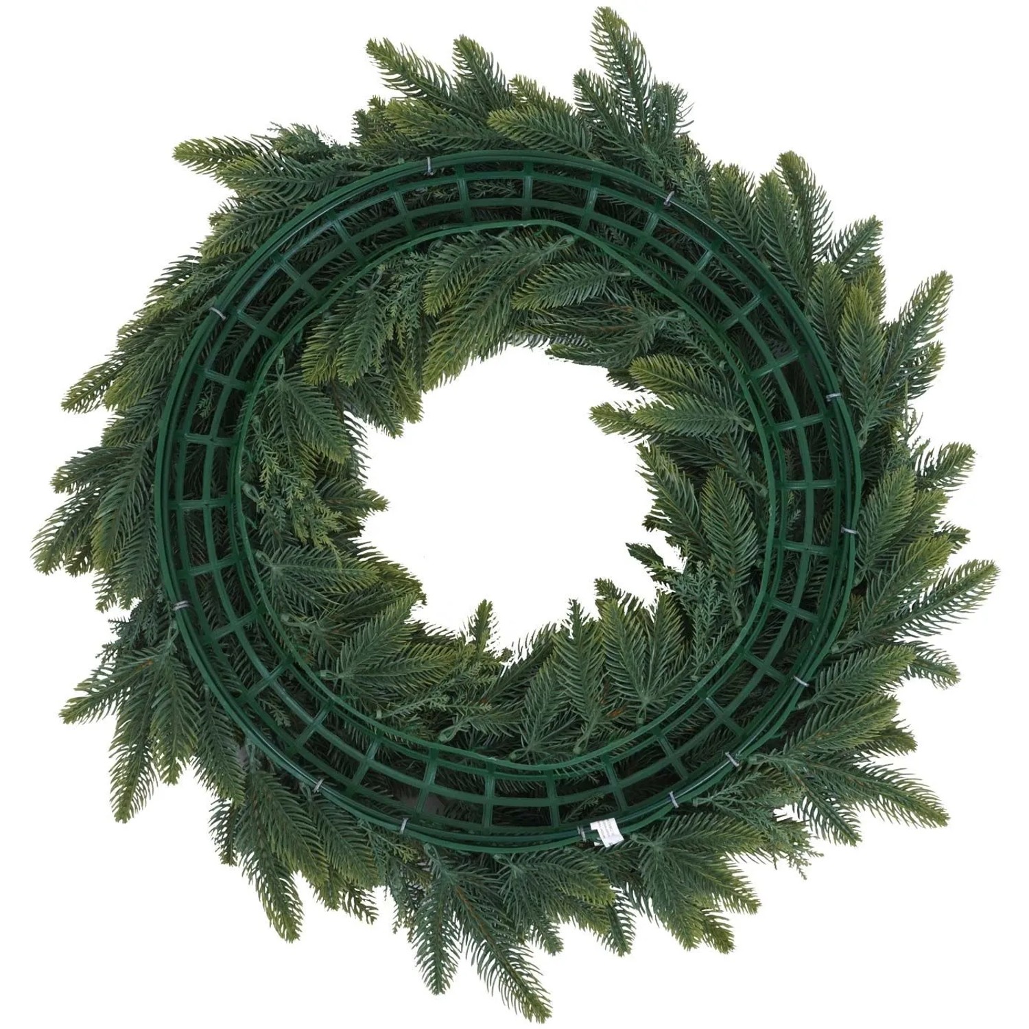 Rückseite eines künstlichen Tannenkranzes (Ø 60cm) mit grüner Kunststoffstruktur. Weihnachtsdeko.